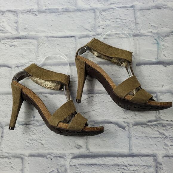 Pedro Garcia Olive Green Suede T-Strap Heeled Sandals - Picture 7 of 16